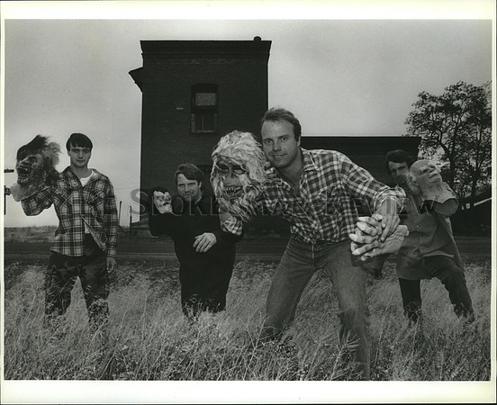 1988 Press Photo  Jerry, Sam, Don and Gary Hagel-Halloween performers