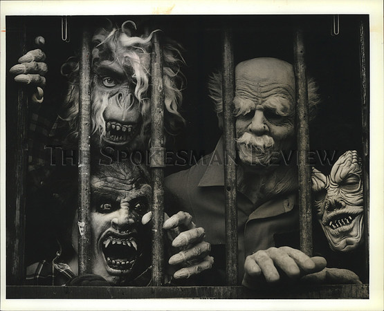 1988 Press Photo Hagel Haunted House, Halloween