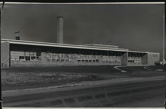 1954 Press Photo New Seth Woodard School on Mission, Spokane County Schools
