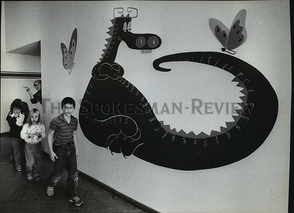 1985 Press Photo Franklin School Blank Walls being painted with animals
