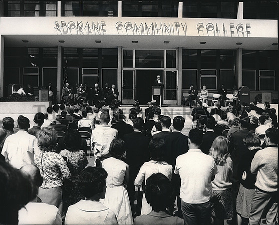 1965 Press Photo Officials during Spokane Community College annual open house