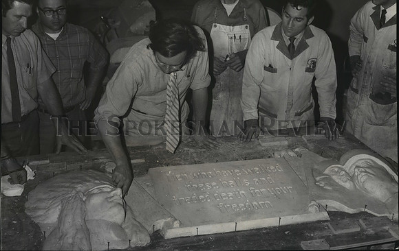 1970 Press Photo War Memorial for North Central Alums Being Cast