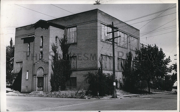 1943 Press Photo Old Hillyard High School building exterior view