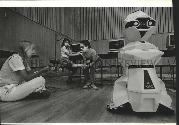1984 Press Photo Robot at Couer d'Alene Sorensen Elementary School