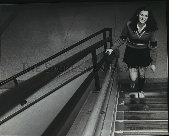 1980 Press Photo Renee S. Kelly stands in stairwell, Lewis and Clark High School