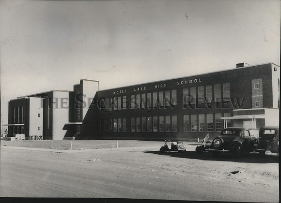 1947 Press Photo Exterior View Moses Lake High School in Moses Lake, Washington