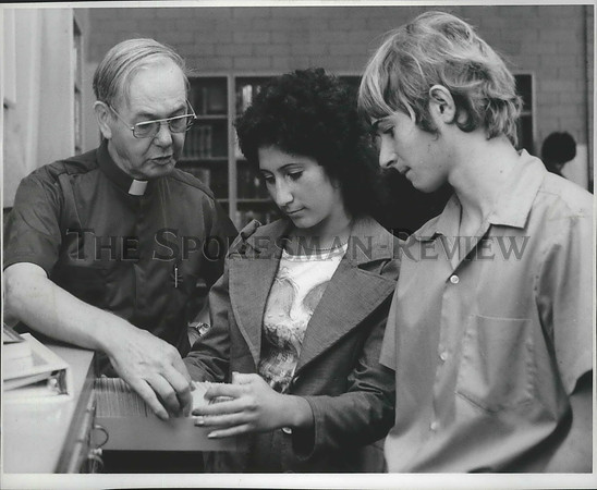 1975 Press Photo Nancy Didler-one of the first girls enrolled in Gonzaga Prep