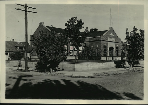 1935 Press Photo Exterior View of Cowley School