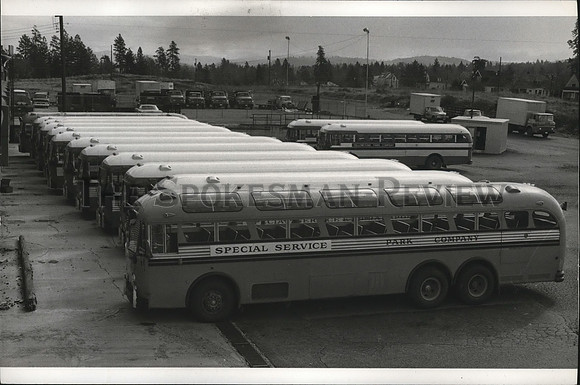 1968 Press Photo 79-passenger school buses roll on Spokane streets