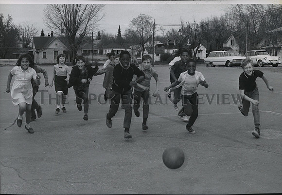 1968 Press Photo Children playing at Edison School