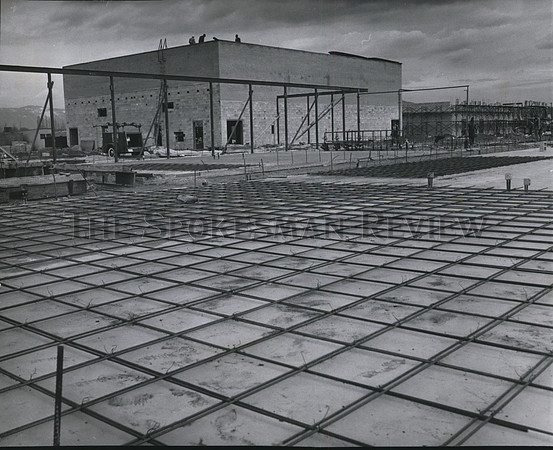 1969 Press Photo Construction of East Valley Junior High School building