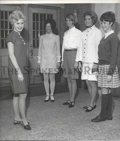 1968 Press Photo Miss Spokae, Genie Ellis, models typical college attire