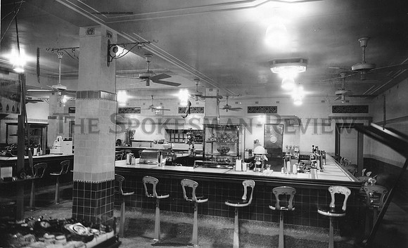 KRESS AND COMPANY LUNCH COUNTER 1931
