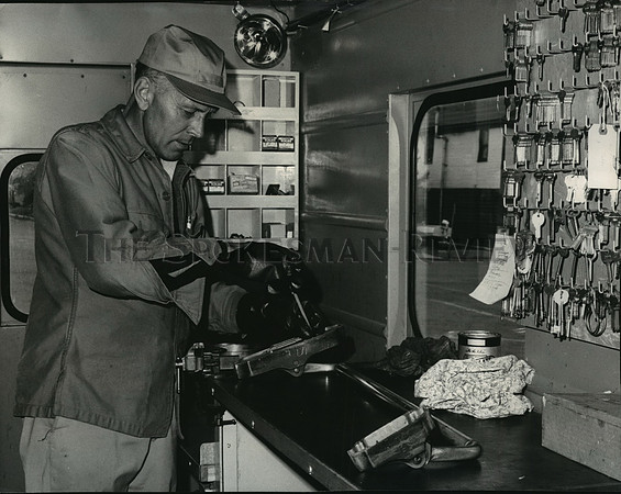 1964 Press Photo Charlie R Muench, School District locksmith for District 81