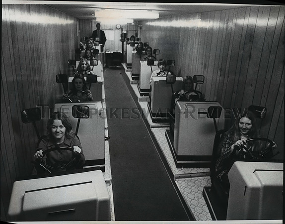 1973 Press Photo Students practice driving, Ferris High School, Drivers Ed class