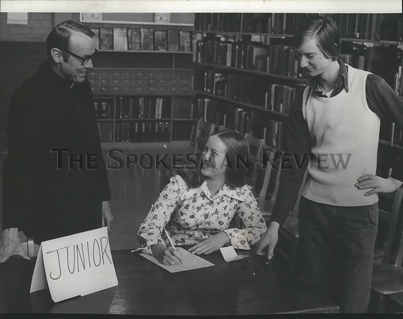 1975 Press Photo William Hayes greets first girl enrolled at Gonzaga Preparatory