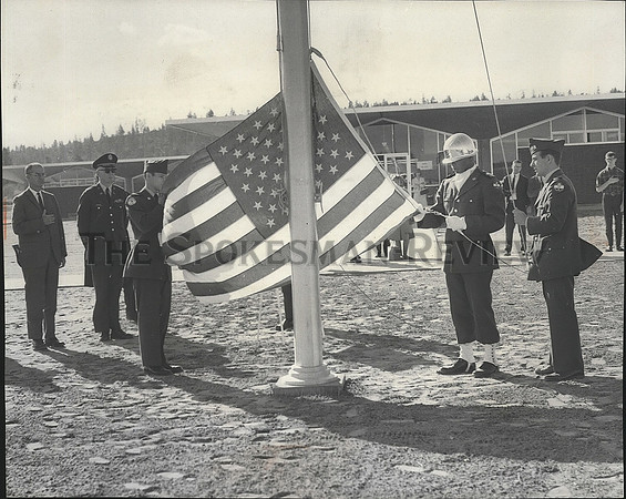 1967 Press Photo Spokane Comm College new Fort Wright campus receives its flag