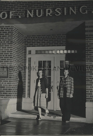 1946 Press Photo Nursing School-main entrance on Pine Street