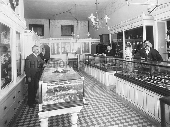 SAM BAYLES JEWELER