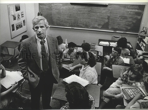 1985 Press Photo H.P. Back Fitzpatrick-Coeur d'Alene High School vice principal