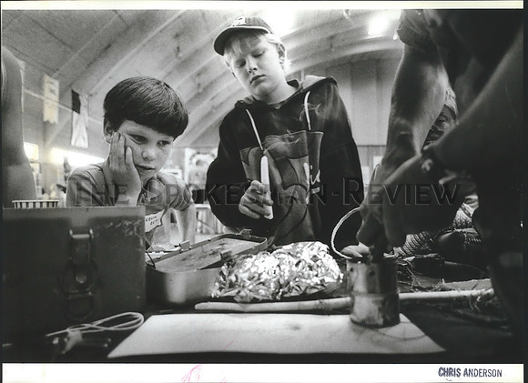 1992 Press Photo Kevin Repp, Alex Malinauskes at Home school and Family Fair