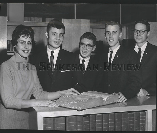 1962 Press Photo  Mrs. Ronald Kehrli poses with Shadle Park School debate team