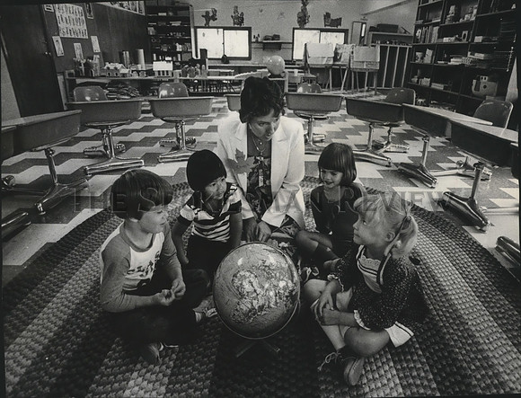 1980 Press Photo Children play at The Shoe House Nursery School and Kindergarten
