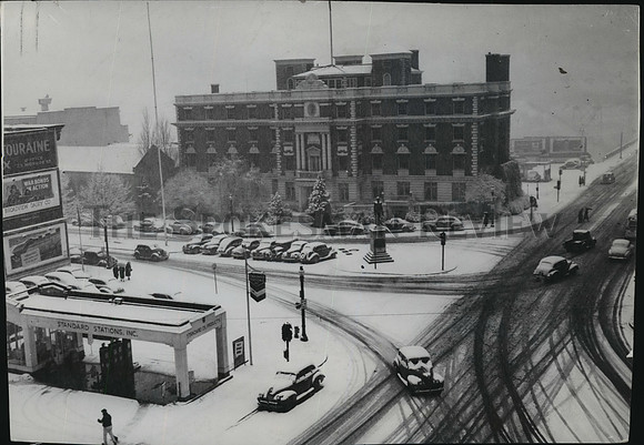 1944 Press Photo Spokane Civic Center in Winter on Riverside Ave and Monroe St