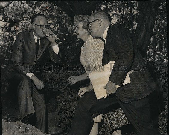 1960 Press Photo G. Ingraham, Mrs Bartleson & R. James at Drumheller Spring