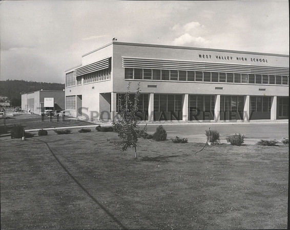 1952 Press Photo West Valley Senior High School building exterior