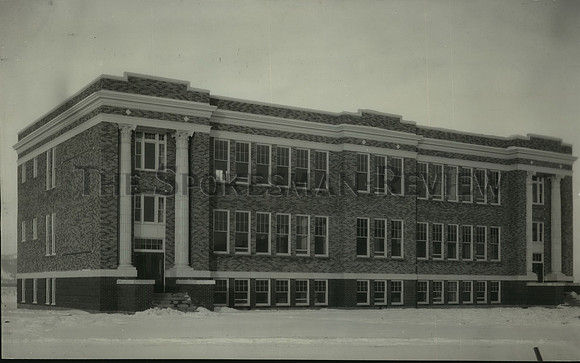 1927 Press Photo Exterior View of Central Valley High School in the Winter