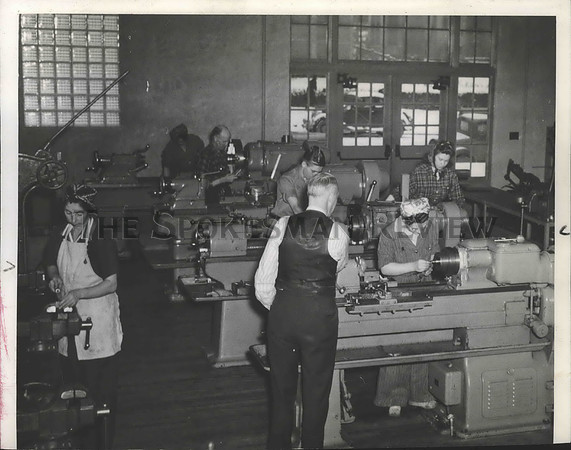 1943 Press Photo Students at the Machine shop class of the Spokane Trade School