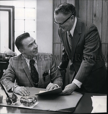 1973 Press Photo Dr Ben R Larson superintendent of Intermediate School District