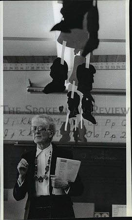 1989 Press Photo Third grade teacher Norma Pierce from Windsor Elementary School