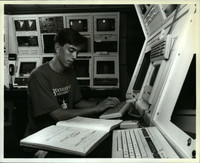 1990 Press Photo Ferris High School Student Jesse Jones Typing on Computer