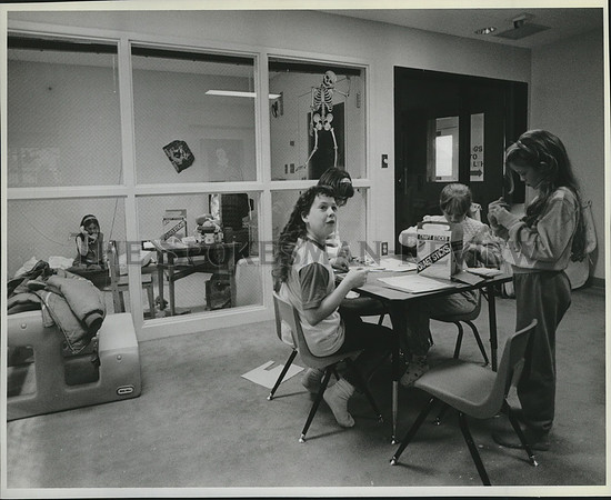 1989 Press Photo Valley Hospital and Medical Center's day care for sick children
