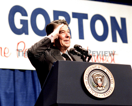 PRESIDENT RONALD REAGAN, FAIRCHILD AIRFORCE BASE, 1986