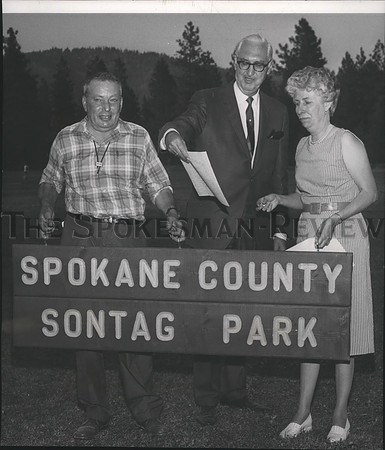1969 Press Photo Mr and Mrs Harold Sontag at Nine Mile Park Dedication