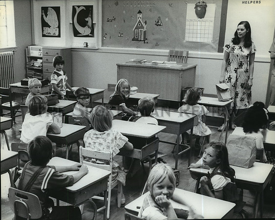 1979 Press Photo Judy Foster with children in class, West Liberty School