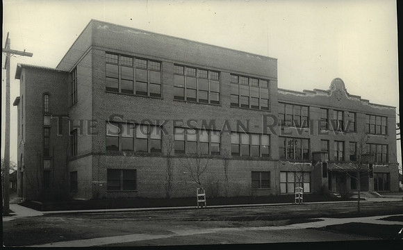 1928 Press Photo View of outside of Hillyard High School