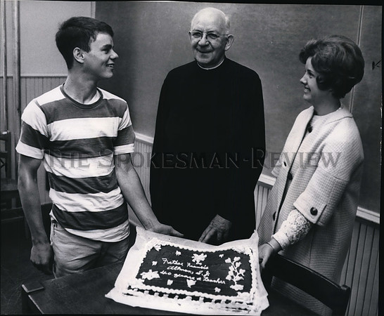 1985 Press Photo Rev Francis J Altman S.J. pres Gonzaga University, Roger Gence