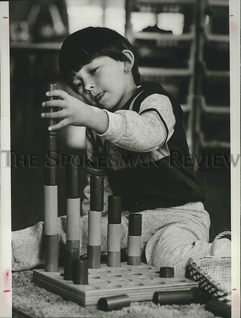1984 Press Photo Daniel Aronson student at Montessori School