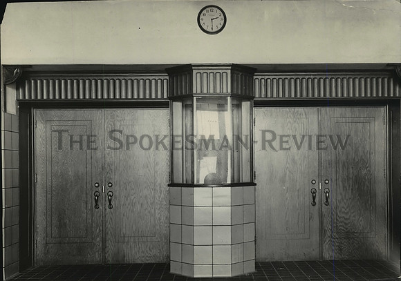 1932 Press Photo Roger High School Auditorium Doors