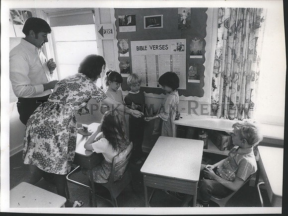 1975 Press Photo Students at the Northwest Christian School