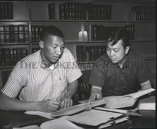 1963 Press Photo Colleges- Frank Burgess & Dan Lee Gonzaga Law Students new bldg
