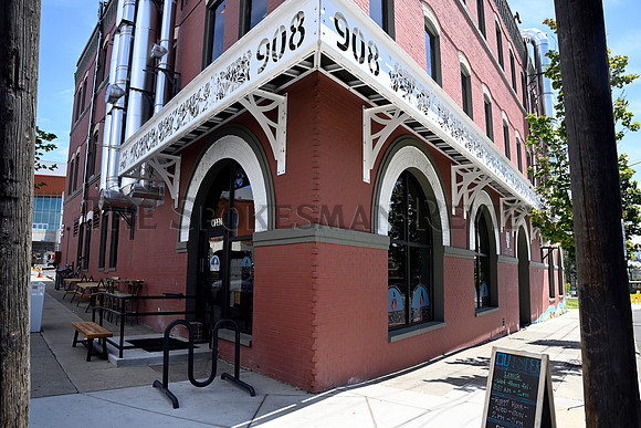 SRX OUTSIDERS RESTAURANT 2