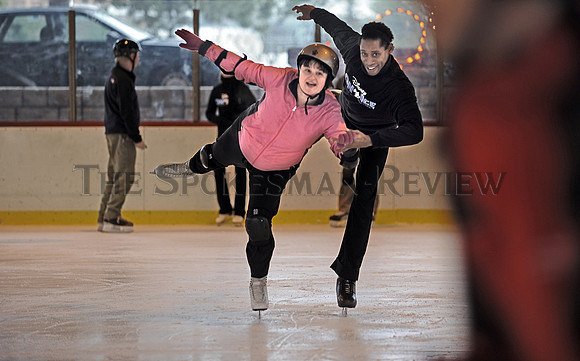 DISNEY ON ICE SKATERS