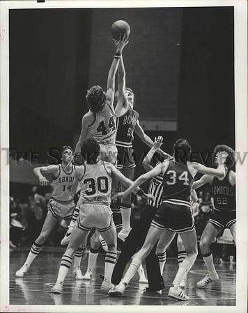 1978 Press Photo Shadle and Richland High School Basketballers Jump for the Ball