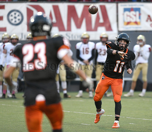 SRX LC UHigh FOOTBALL 5