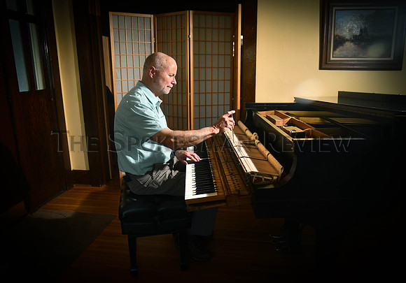DAN PELLE
